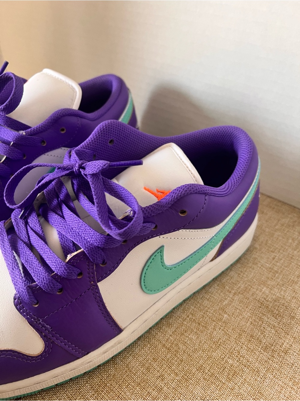 Nike Men Men Jordan  Low-Top Sneakers in Purple, White & Teal - Picture 5 of 5